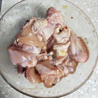 仔姜蒸滑鸡的做法步骤：3