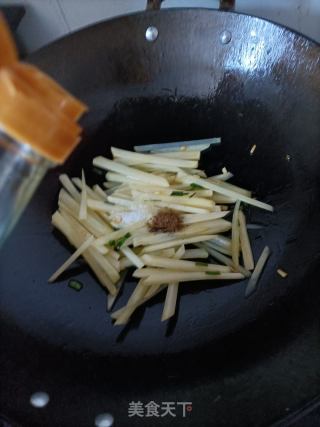 酸辣土豆丝的做法步骤：6
