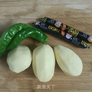 火腿肠炒土豆片的做法步骤：1