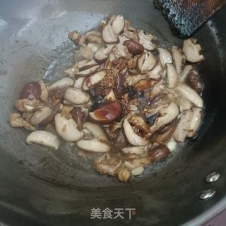 香菇炒肉的做法步骤：10