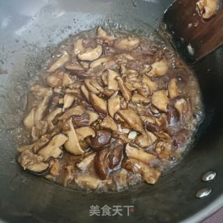 香菇炒肉的做法步骤：12