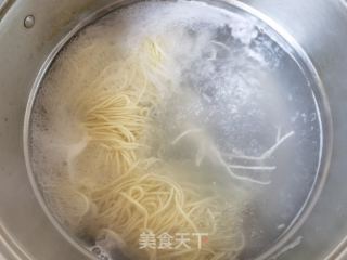 西红柿鸡蛋捞凉饸烙的做法步骤：15