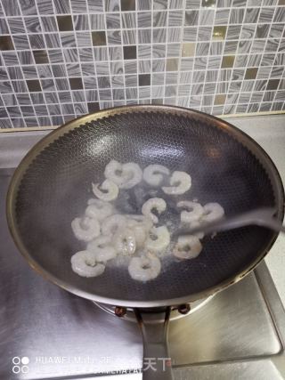 青瓜虾仁的做法步骤：2