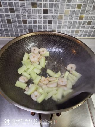 青瓜虾仁的做法步骤：3
