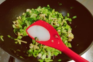 白玉菇炒油菜的做法步骤：10