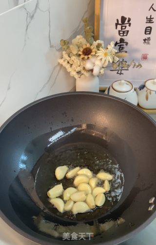 蒜子黑椒牛肉粒的做法步骤：2