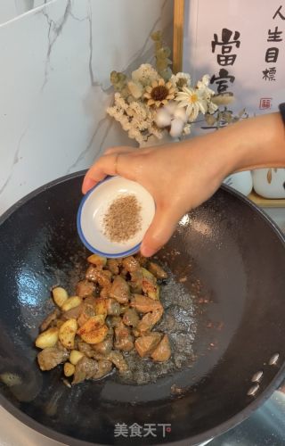 蒜子黑椒牛肉粒的做法步骤：7