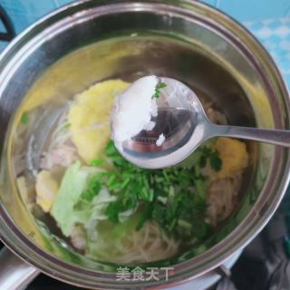 蛋饺包菜汤面的做法步骤：8