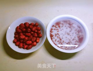 红枣红豆糯米粽子的做法步骤：2