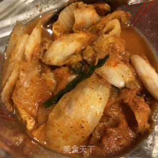 辣白菜炒五花肉的做法步骤：1