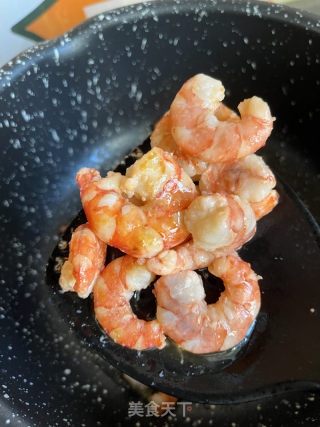 青椒炒虾仁的做法步骤：5