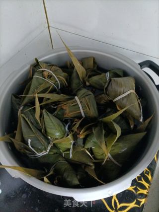 五花肉糯米粽的做法步骤：5