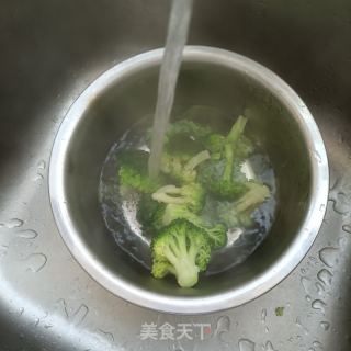 鸡胸肉拌西兰花的做法步骤：5