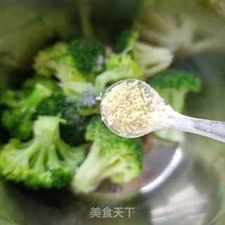 鸡胸肉拌西兰花的做法步骤：7