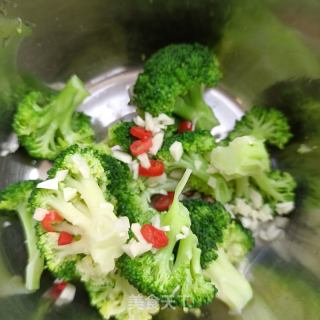 鸡胸肉拌西兰花的做法步骤：9