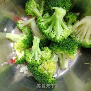 鸡胸肉拌西兰花的做法步骤：10
