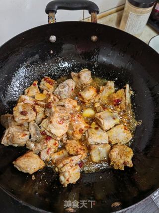 土豆烧排骨的做法步骤：4
