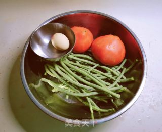 番茄鸡蛋炒豇豆的做法步骤：1