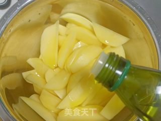 空气炸锅烤薯角的做法步骤：3
