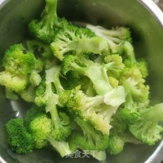 肉末木耳炒西兰花的做法步骤：3