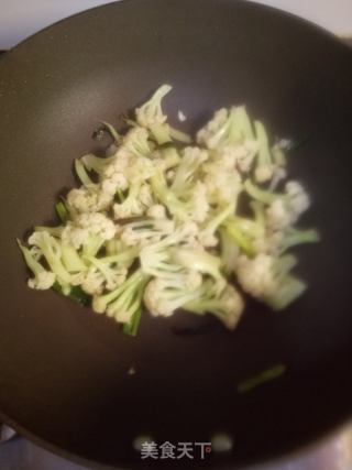 素炒菜花的做法步骤：4