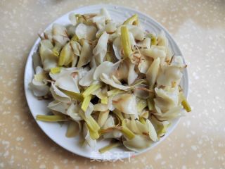 栀子花炒蛋的做法步骤：3