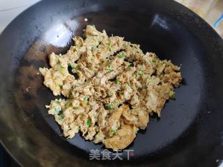 栀子花炒蛋的做法步骤：9