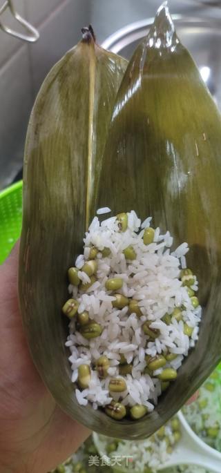 绿豆肉粽的做法步骤：4