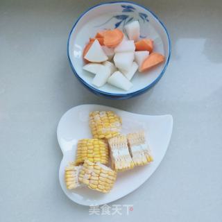 玉米鸡汤的做法步骤：3