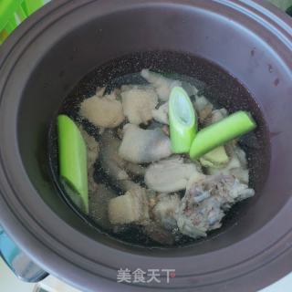 玉米鸡汤的做法步骤：4