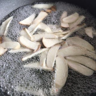 五花肉炒青椒的做法步骤：3