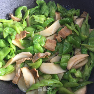 五花肉炒青椒的做法步骤：6