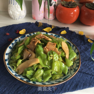 五花肉炒青椒的做法步骤：8