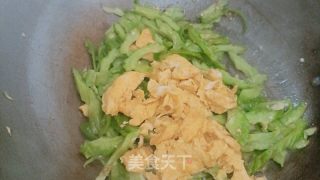 苦瓜炒蛋的做法步骤：7