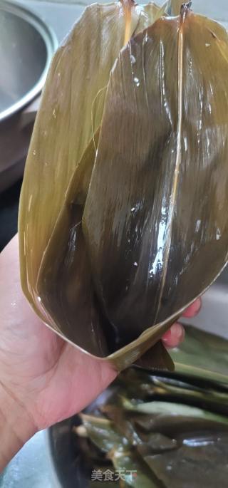 碱水糯米粽子的做法步骤：3
