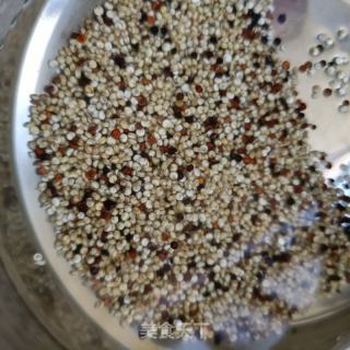 藜麦苦荞粥的做法步骤：2