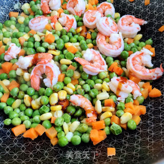 青豆炒虾仁的做法步骤：8