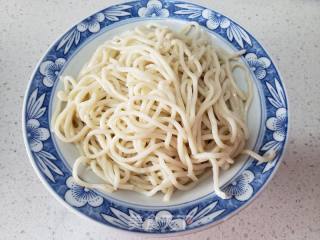 凉面条的做法步骤：3