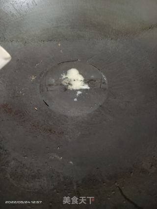 炒南瓜花苗的做法步骤：2