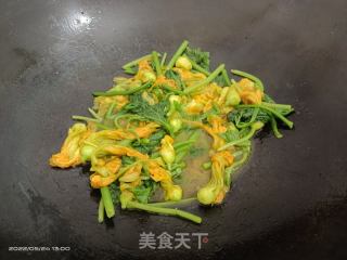 炒南瓜花苗的做法步骤：5