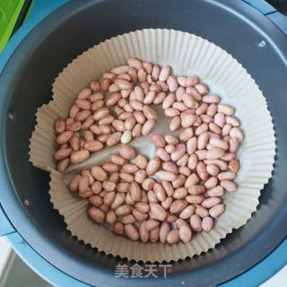 椒香烤花生米的做法步骤：3