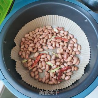 椒香烤花生米的做法步骤：4