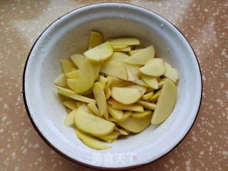 黄瓜炒土豆片的做法步骤：1