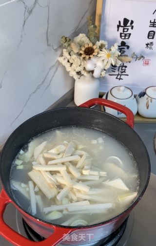 鲜笋排骨汤的做法步骤：5