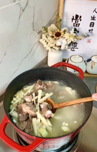 鲜笋排骨汤的做法步骤：8