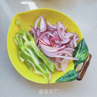 洋葱炒肉丝的做法步骤：2