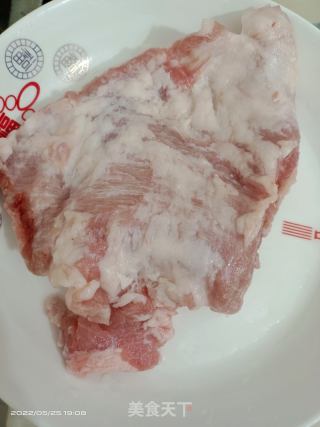 叉烧猪颈肉的做法步骤：1
