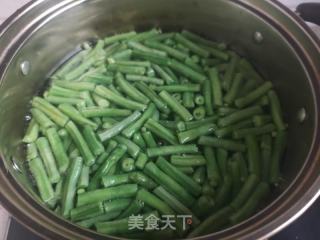 芝麻酱拌豆角的做法步骤：1