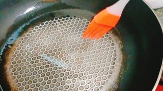 火腿肠煎饼的做法步骤：7