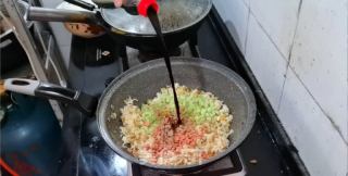 榨菜蛋炒饭的做法步骤：5